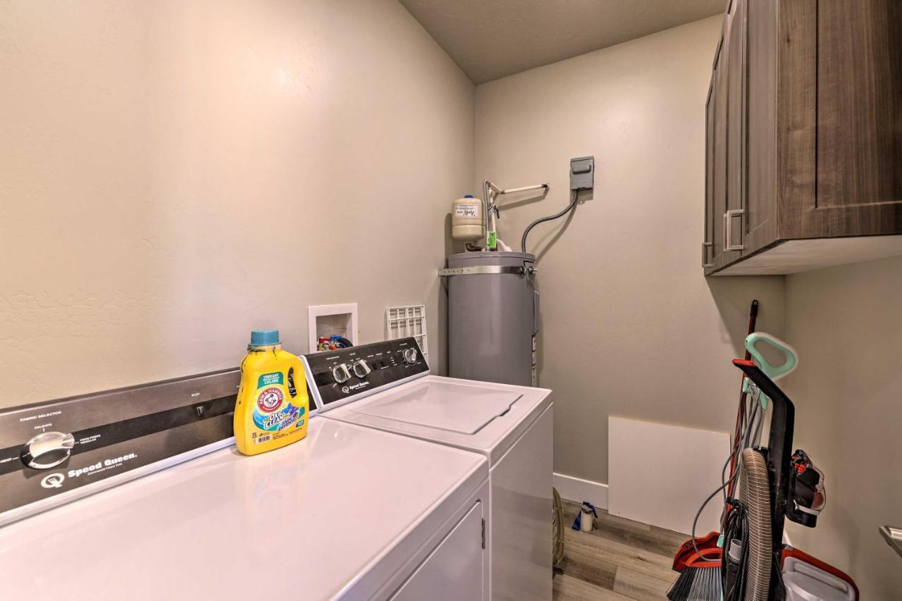 Quiet Kanab Home With Panoramic Views And Porch! エクステリア 写真