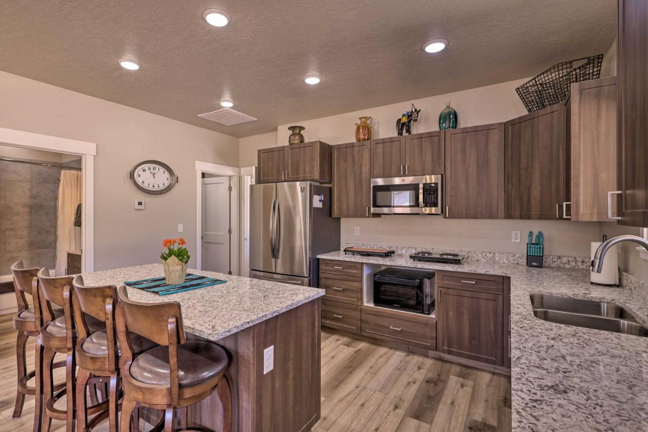 Quiet Kanab Home With Panoramic Views And Porch! エクステリア 写真